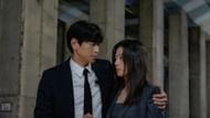 Jun Ji-hyun as Seo Mun-ju and Gang Dong-won as Baek San-ho in Tempest (Image via X/@DisneyPlusKR)